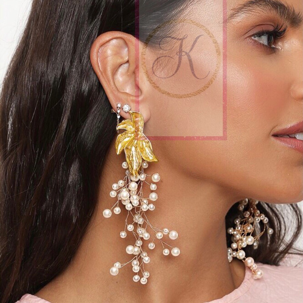Pearl Vineyard Dangle Elegant Earrings, Gold Leaf